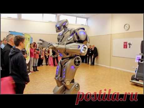 Titan The Robot @ The Isle of Wight College