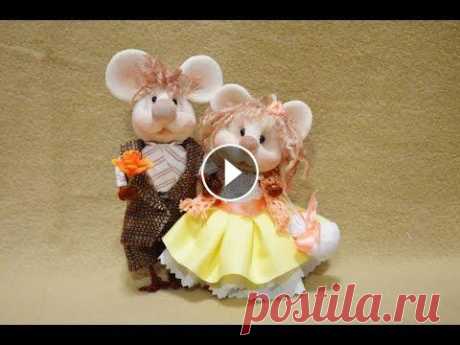 Куклы из капрона "Мышки" ❀ Dolls of nylon "Mouse" ❀ Видео урок по пошиву чулочной куклы. Вы научитесь создавать милые игрушки-миниатюры в каркасно-чулочной технике (скульптурный текстиль). В качестве ...