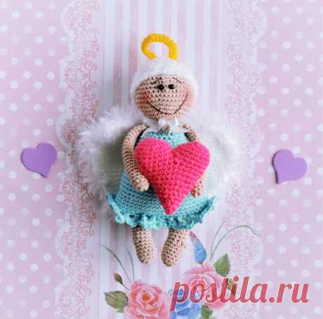 PDF Влюблённый ангелок. FREE amigurumi crochet pattern. Бесплатный мастер-класс, схема и описание для вязания амигуруми крючком. Вяжем игрушки своими руками! Куколка, кукла, ангел, angel, doll, puppet, puppe, marioneta, fantoche. #амигуруми #amigurumi #amigurumidoll #amigurumipattern #freepattern #freecrochetpatterns #crochetpattern #crochetdoll #crochettutorial #patternsforcrochet #вязание #вязаниекрючком #handmadedoll #рукоделие #ручнаяработа #pattern #tutorial #häkeln #amigurumis #dolls