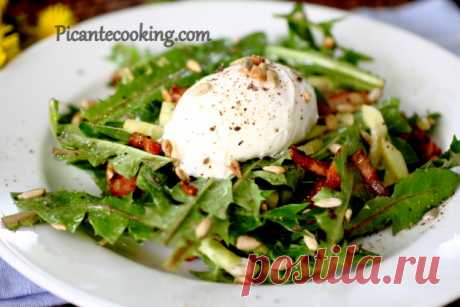 Салат з листя кульбаби з яйцем пашот | Picantecooking