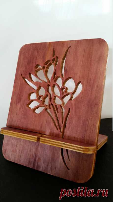 Hand-cut timber ipad or tablet stand от BallaratBespoke на Etsy