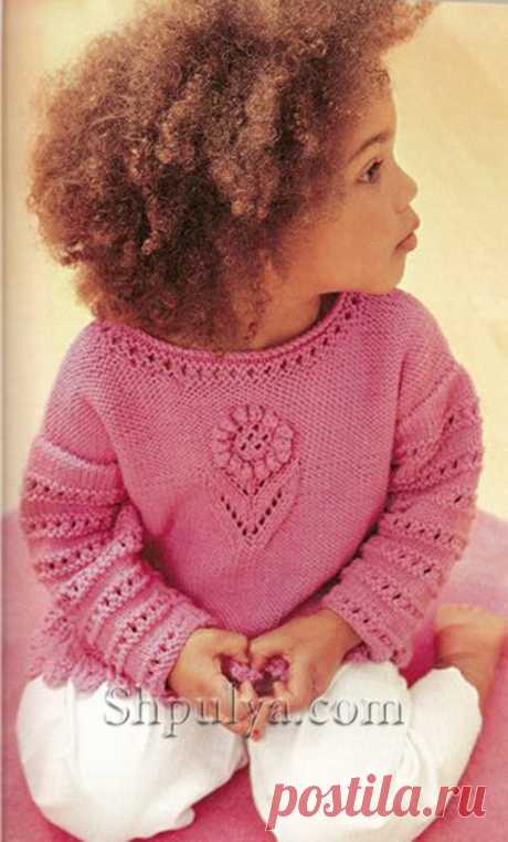 Розовый пуловер с цветком для девочки — Shpulya.com - схемы с описанием для вязания спицами и крючком Просматривайте этот и другие пины на доске Вязание для детей пользователя Tatyana Podzarey.