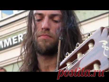 Estas Tonne - The Song of the Golden Dragon - Stadtspektakel Landshut 2011 - YouTube