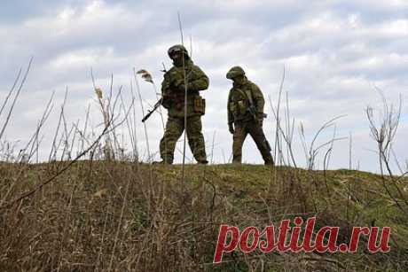 В ДНР сообщили о вхождении российских сил в Угледар. Российские силы вошли в Угледар, на данный момент идут бои с Вооруженными силами Украины на окраинах. Об этом сообщил советник врио главы ДНР Игорь Кимаковский. По словам Кимаковского, российские военные вошли и закрепились на окраинах города. «Тем самым сковывают силы противника», — добавил он.