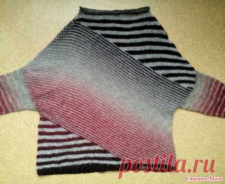 Асимметричный свитер в полоски в технике частичного вязания (он-лайн). Спицами. / Страна Мам