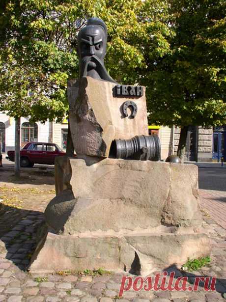 Памятник Ивану Пидкове — достопримечательности Львова