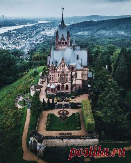 Уютный замок в Германии