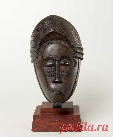 Barnes Collection Online — Baule: Portrait Mask (Mblo)