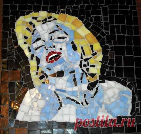 Marilyn Monroe (pop art) glass on wood (25X25 cm) ---- The original painting  belong to Judy Bragg Pardo in this web: www.judypardo.com/