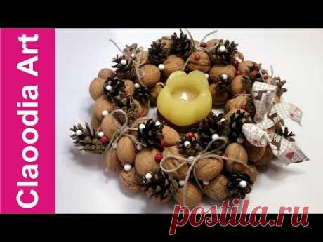 Wianek z orzechów i szyszek (Wreath with nuts and cones)