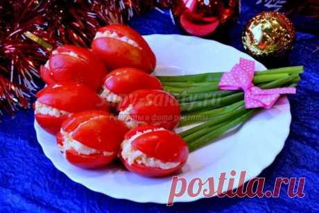 Холодная закуска к Новому году из помидоров и сыра. Тюльпаны. Рецепт с пошаговыми фото