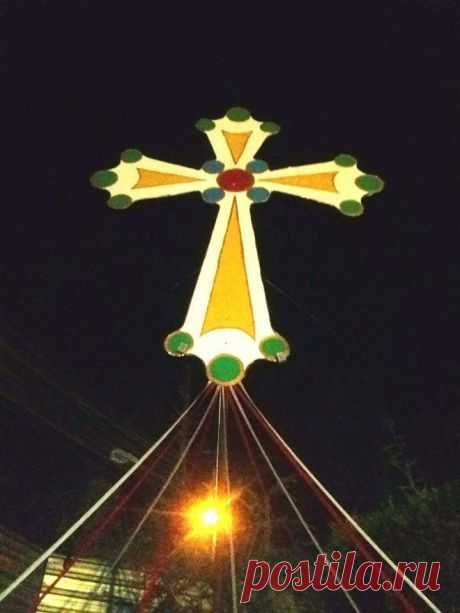 «Сим побеждай»: христиане Багдада сделали 8-метровый крест для жителей Ниневии / Православие.Ru