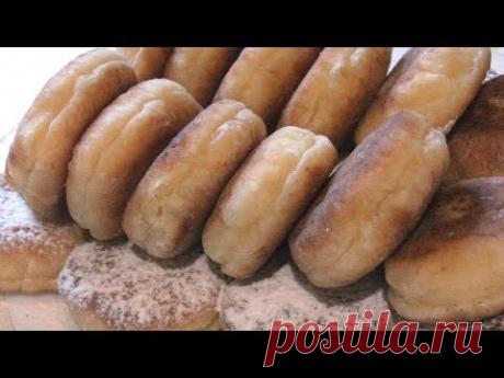 Творожные коржики, пончики, вкусняшка на скорую руку. Рецепт теста:
300 гр творога,
2 яйца (1×55 гр. со скорлупой ),
1,5-2 ст.ложки сахара,
щепотка соли (1/4 ч. ложки),
1/3 ч.ложки соды,
200-220 гр муки(1.5 стакана ёмк. 250 мл.)