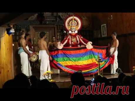 Традиционный танец южно-индийского штата Керала Катхакали