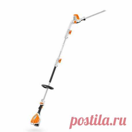 Аккумуляторный мотосекатор Stihl HLA 56 предназначен для подстригания и ухода за высокими изгородями и кустами. У данного мотосекатора ножевая траверса с возможностью поворота на 135 градусов и съемная штанга, что облегчает транспортировку и хранение. Транспортировочная длина 115 см, общая длина 210 см. Аккумулятор AK 20 приобретается отдельно.