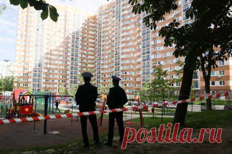 Последствия атаки беспилотников на Москву. Фоторепортаж. Утром во вторник несколько многоэтажек в Москве были атакованы беспилотниками, ПВО сработала в Подмосковье. Никто серьезно не пострадал, за медицинской помощью обратились два человека. Последствия атак дронов на столицу — в фоторепортаже РБК