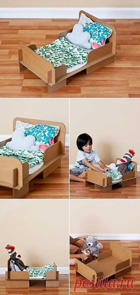 Кроватка для куклы из картона..