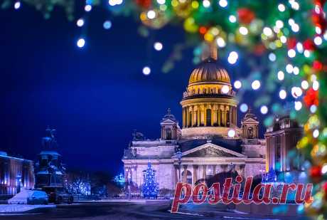 Как провести новогодние праздники в Санкт-Петербурге: Невский проспект, Дворцовая площадь и другие интересные места.