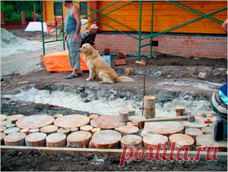 Дорожки на даче своими руками | Наш уютный дом
На землю следует постелить агрил. Этот материал избавит владельца от атаки сорняков и другой растительности.