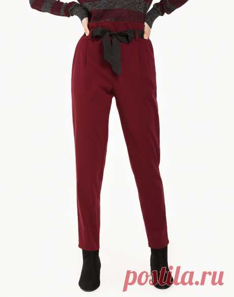 Бордовые брюки-галифе с поясом GPT007264-2 Бордовые брюки фасона галифе − это элегантный силуэт и свобода движений.
