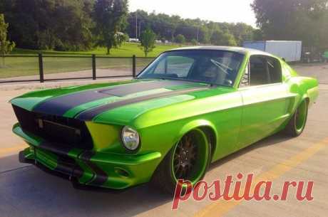 1967 Ford Mustang Restomod Looks Venomous.