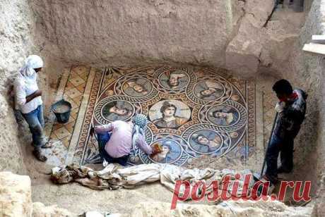 Древний Греческий мозаичный монумент раскопали на юге Турции ...