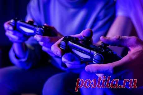 Раскрыта новая консоль PlayStation. Компания Sony может выпустить новую консоль. Авторитетный инсайдер Джефф Грабб заявил, что корпорация работает над обычной портативной консолью, которая будет поддерживать стриминг размещенных в «облаке» игр. Также из раскрытых данных специалиста следует, что новое поколение PS Vita не ожидается.