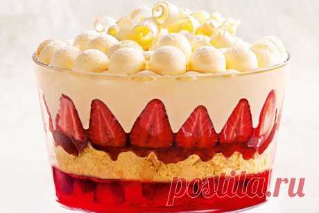 White chocolate snowball and strawberry trifle