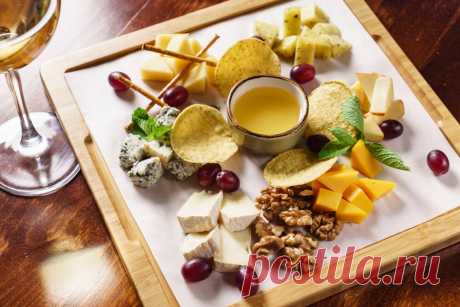 Как оформить сырную тарелку: правила нарезки, оформления и подачи | Fresh.ru домашние рецепты | Яндекс Дзен