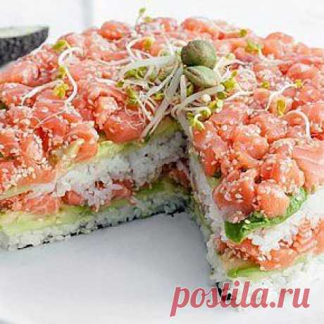 Суши-торт из авокадо, огурца и лосося | Maiden.com.ua