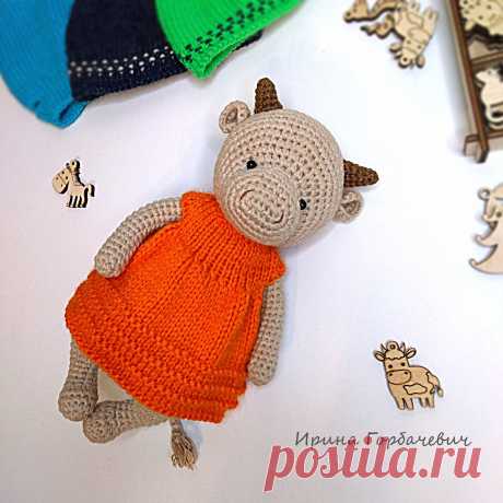 PDF Коровка крючком. FREE crochet pattern; Аmigurumi animal patterns. Амигуруми схемы и описания на русском. Вязаные игрушки и поделки своими руками #amimore - корова в платье, коровка, телёнок, бык, бычок.