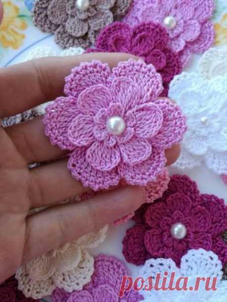 Crochet flower PATTERN CROCHET FLOWER PATTERN ! PDF  Skill level-Medium  The pattern contains: - Photo tutorials - Diagram - In the file, you will receive a link to view the video tutorial (video tutorial without any talking)  THE PATTERN IS NOT A WRITTEN TYPE !!  This product is an electronic file so