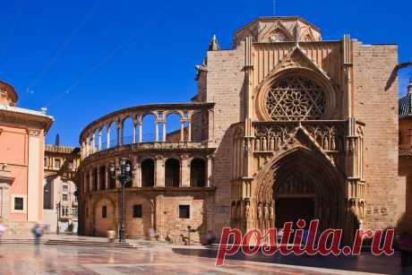 Валенсия – город с богатой историей и морской порт в Испании