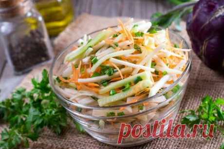 Салат из кольраби с морковью и огурцом | Fresh.ru