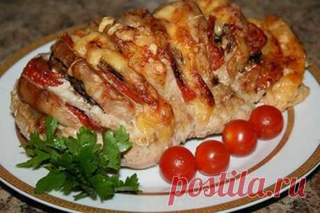 Мясо «Гармошка» с помидорами в духовке, рецепт — Вкусо.ру