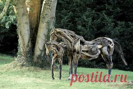 Невероятные скульптуры лошадей от Хизер Джанч

Скульптор Хизер Джанч (Heather Jansch) в своих работах использует ветки и корни деревьев округлой формы, подбирая текстуру материала нужного цвета. В результате кропотливой работы получаются невероятные скульптуры лошадей в натуральную величину, передающие движение и анатомию животных.