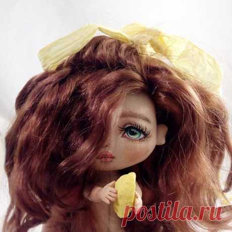 Солнышко в руках. 💛
Волосы - карамель , очень блестящие мягкие вкусные!) 😄💛😌 #текстильнаякукла #кукларучнойработы #волгоград #Москва #питер #авторскаяработа #авторскаякукла #artdoll #art #puppet #dollmaking #dolls #красивыеволосы #красиваякукла #handmadedoll #handmade #кукла #piki_pups