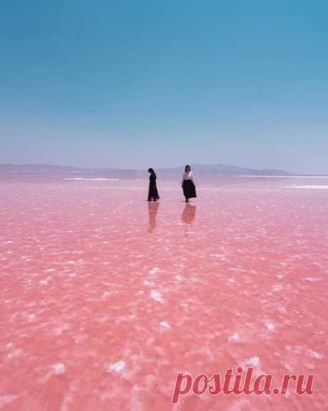 Соленое озеро в Ширазе, Иран