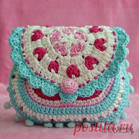 Heart purse by VendulkaM | Crocheting Pattern