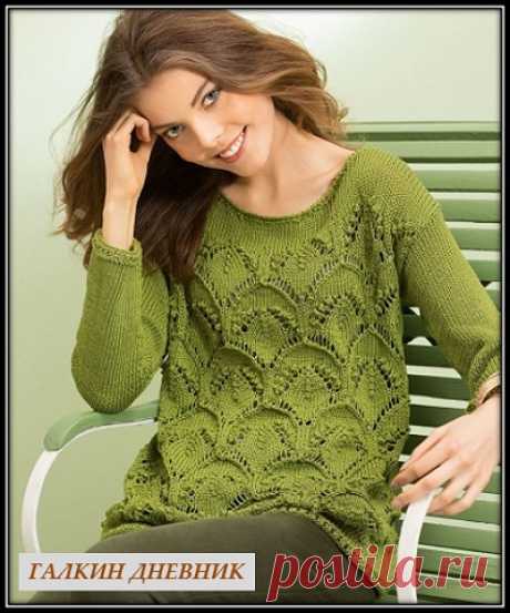 Зеленый пуловер спицами с крупным ажурным узором