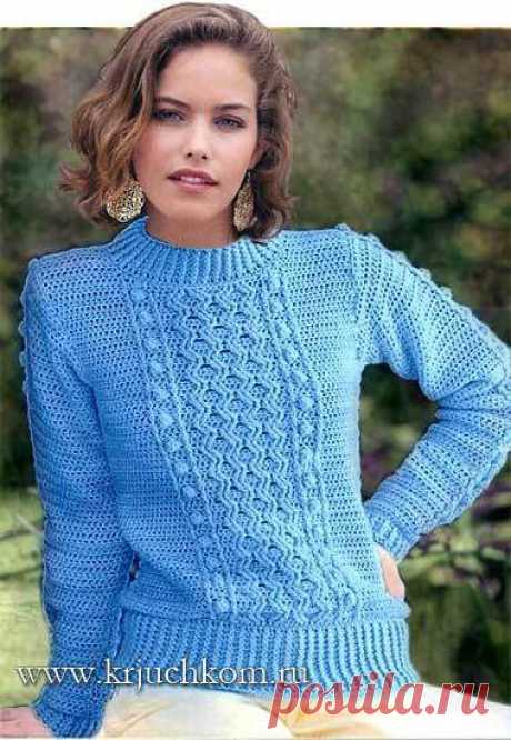 Голубой пуловер