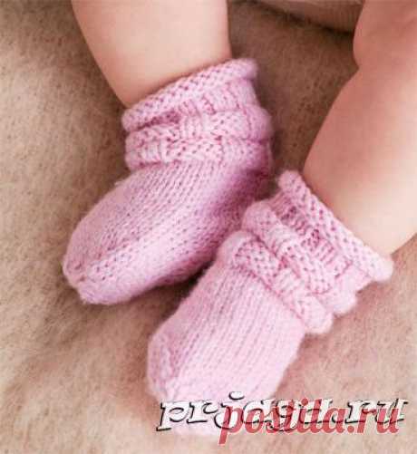 Детские пинетки и носки спицами или крючком
