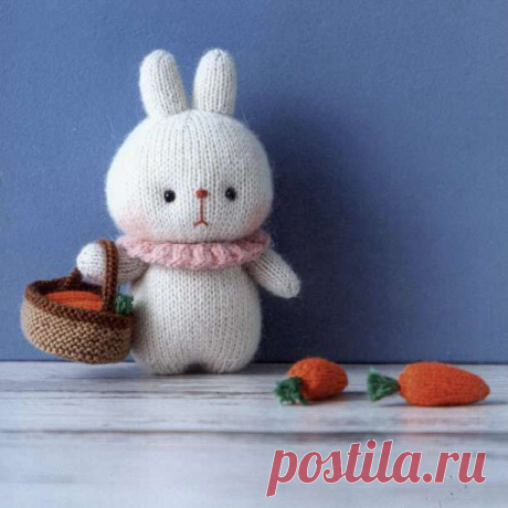 Вязаный кролик спицами - KNITTLY.ART