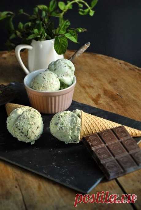 Домашен сладолед с мента и шоколад / Easy homemade mint chocolate chip ice cream