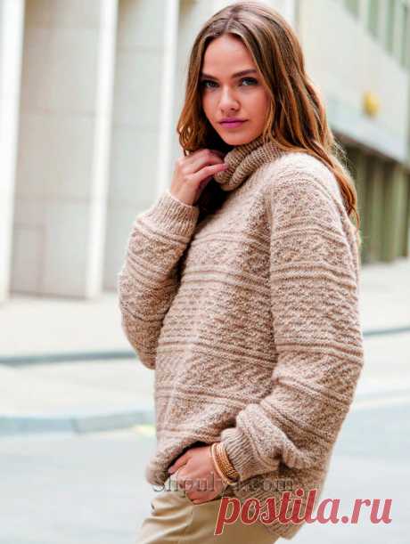 Пуловере реглан с высоким воротником из смеси хлопка и шерсти альпака чередуются полосы самых разных структурных узоров.