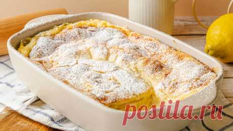 Omas Milchrahmstrudel Omas Milchrahmstrudel ist ein echter Klassiker! Wir verraten das beste Rezept für den süßen Strudel mit saftiger Milch-Quark-Füllung.