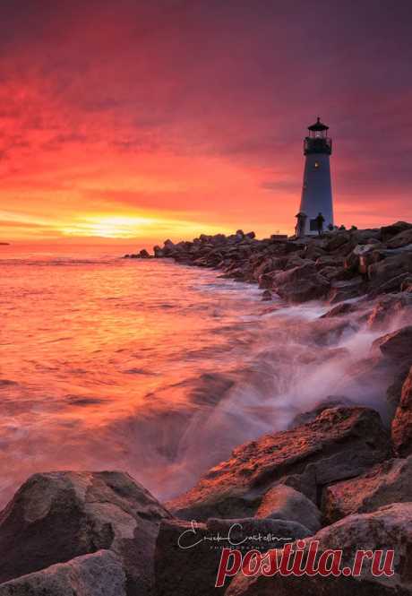 SANTA CRUZ WALTON LIGHT HOUSE