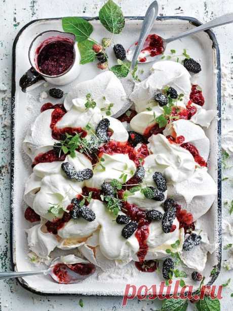 Pavlova со свежими ягодами: десерт балерины – Woman & Delice