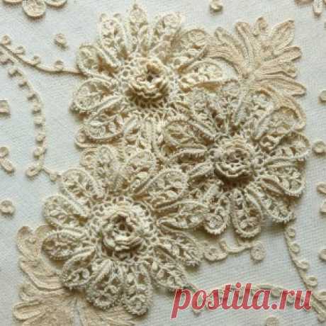 Antique Hand Made Lace Flowers Two Patterns | Vintage Passementerie