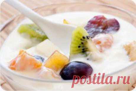 Чем полезен йогурт | Советы Народной Мудрости
Сегодня же известно, что йогурт представляет собой кисломолочный продукт, производящийся из молока в процессе его сквашивания болгарской палочкой и культурой термофильного стрептококка.